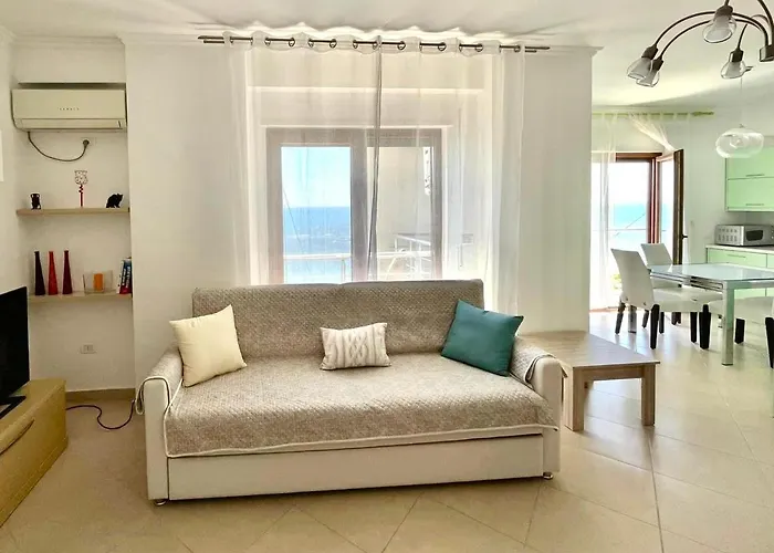 Seafront Apartment *